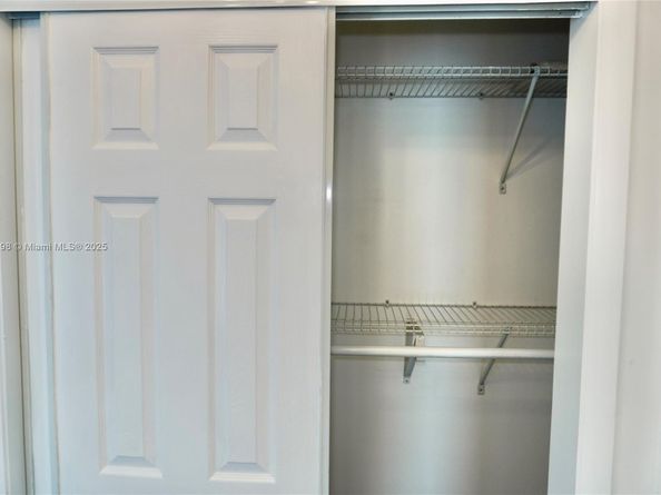 7321 Allen Dr, Hollywood FL 33024