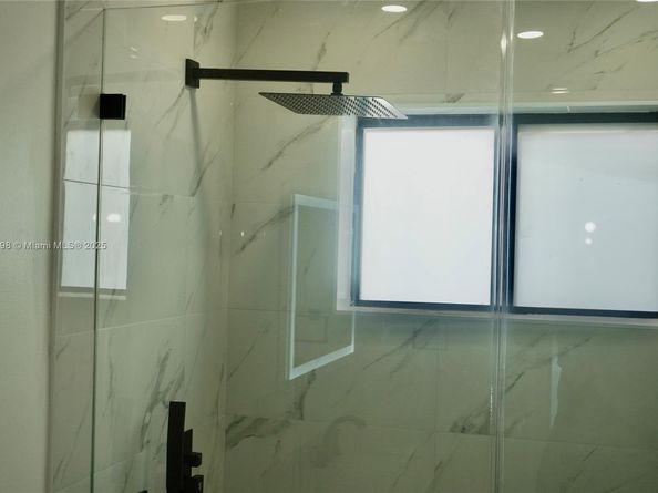 7321 Allen Dr, Hollywood FL 33024