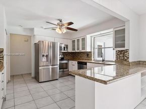 7321 Allen Dr, Hollywood FL 33024