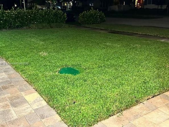 7321 Allen Dr, Hollywood FL 33024