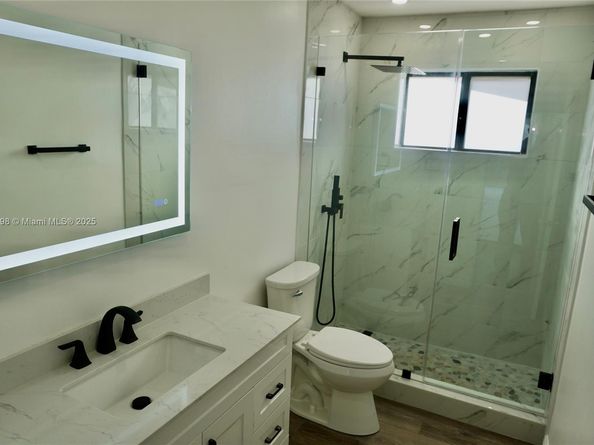 7321 Allen Dr, Hollywood FL 33024