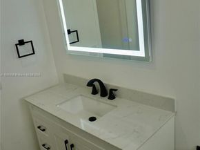 7321 Allen Dr, Hollywood FL 33024