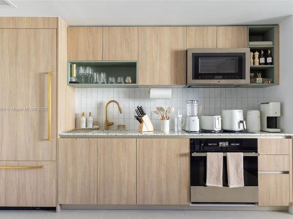 159 NE 6th St 3209, Miami FL 33132