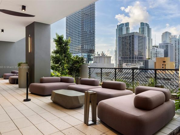 159 NE 6th St 3209, Miami FL 33132