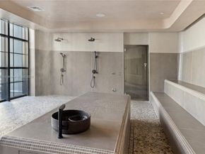 159 NE 6th St 3209, Miami FL 33132