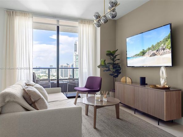 159 NE 6th St 3209, Miami FL 33132