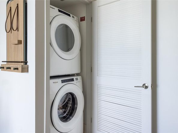 159 NE 6th St 3209, Miami FL 33132