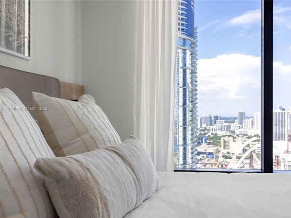 159 NE 6th St 3209, Miami FL 33132