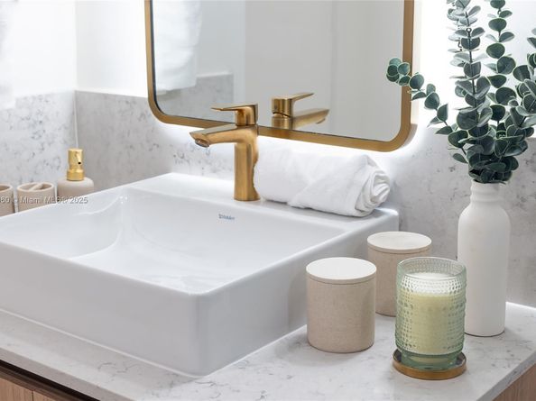 159 NE 6th St 3209, Miami FL 33132