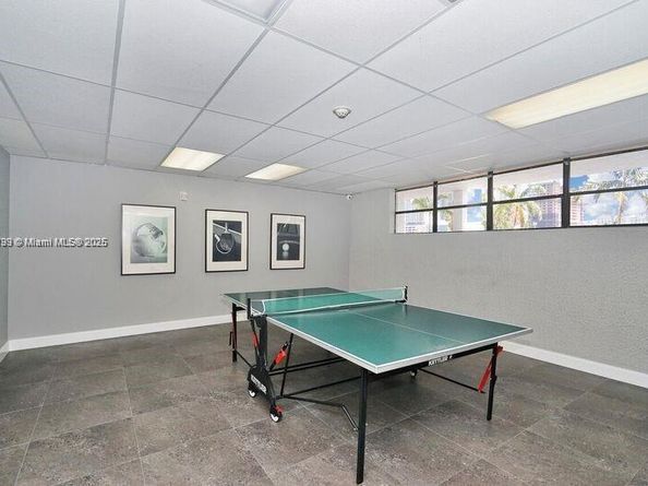 200 Leslie Dr 1122, Hallandale Beach FL 33009