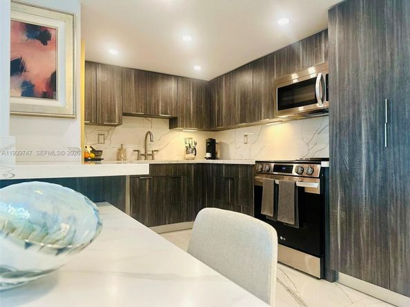 1740 NW N River Dr 626, Miami FL 33125