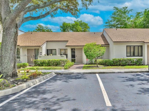 7940 NW 10th St, Plantation FL 33322