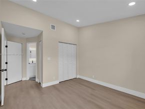 7940 NW 10th St, Plantation FL 33322