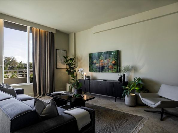 3250 Grand Ave 306, Miami FL 33133