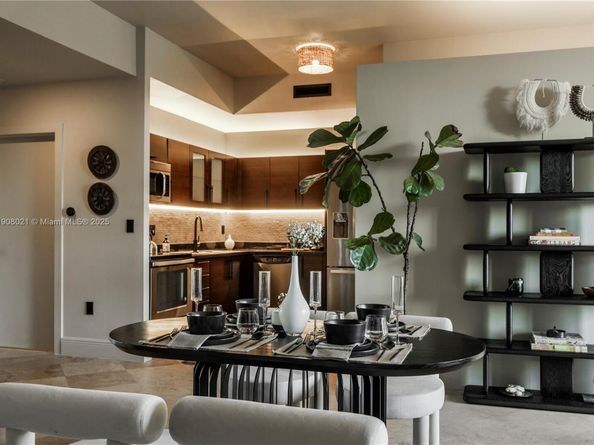 3250 Grand Ave 306, Miami FL 33133