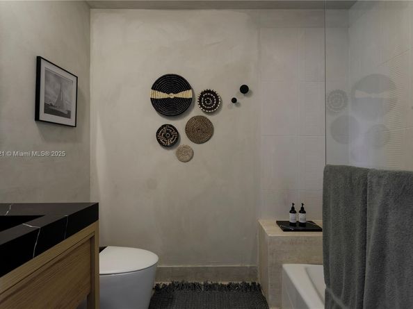 3250 Grand Ave 306, Miami FL 33133