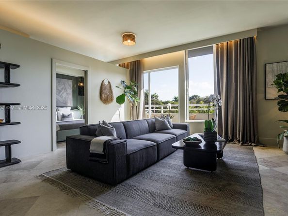 3250 Grand Ave 306, Miami FL 33133