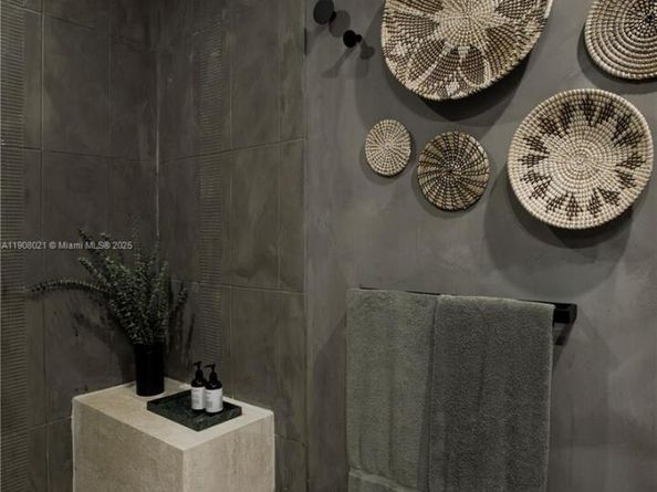 3250 Grand Ave 306, Miami FL 33133