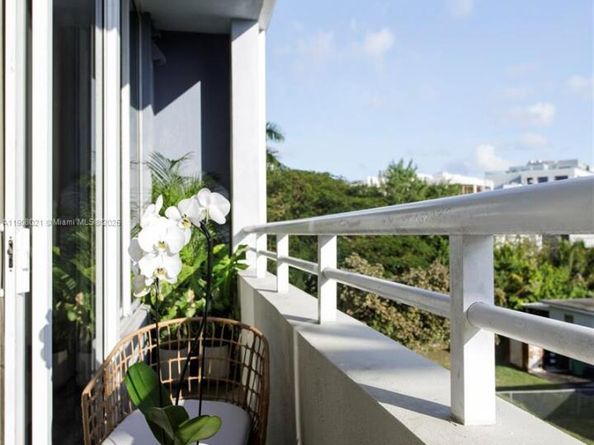 3250 Grand Ave 306, Miami FL 33133