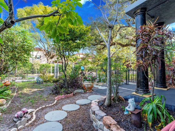 2361 SW 18th Ave, Fort Lauderdale FL 33315