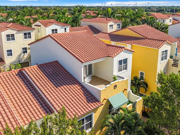 12448 NW 17th Mnr, Pembroke Pines FL 33028
