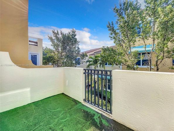 12448 NW 17th Mnr, Pembroke Pines FL 33028