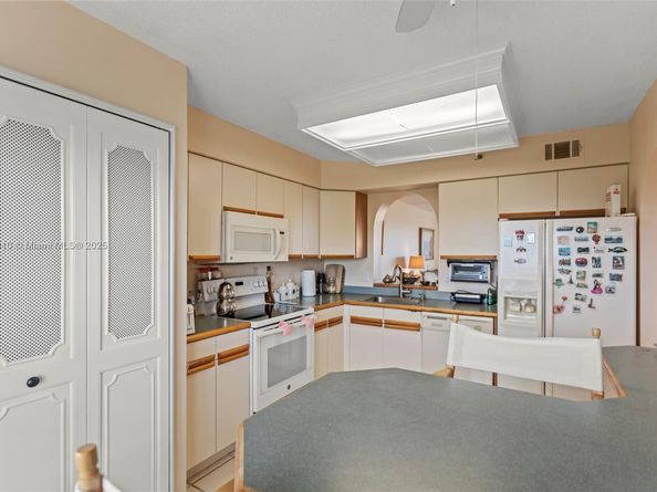 4570 NW 18th Ave 606, Deerfield Beach FL 33064