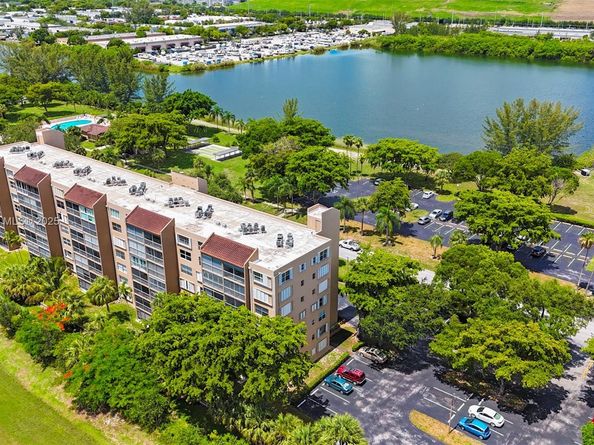 4570 NW 18th Ave 606, Deerfield Beach FL 33064