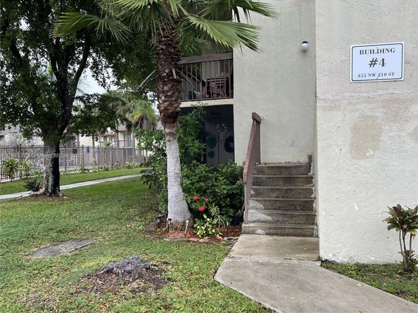 455 NW 210th St 205, Miami Gardens FL 33169
