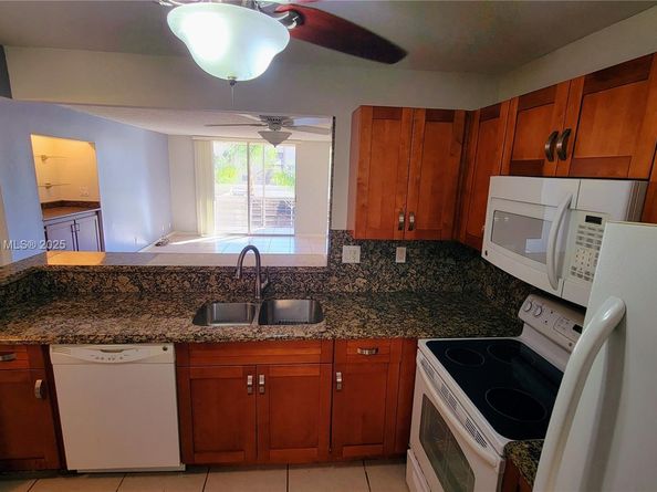406 NW 68th Ave 304, Plantation FL 33317