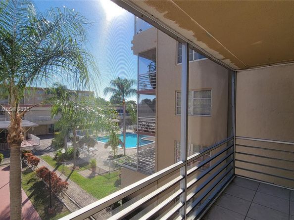 406 NW 68th Ave 304, Plantation FL 33317