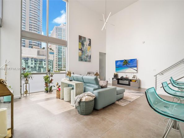 1060 Brickell Ave 1003, Miami FL 33131