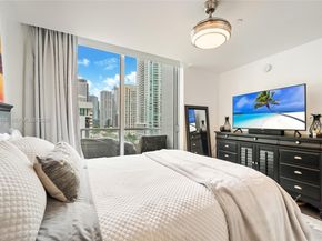 1060 Brickell Ave 1003, Miami FL 33131