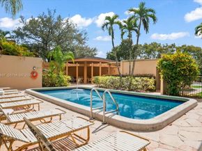 8851 N New River Canal Rd 16E, Plantation FL 33324