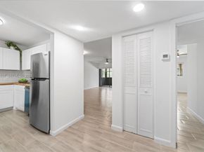 8851 N New River Canal Rd 16E, Plantation FL 33324