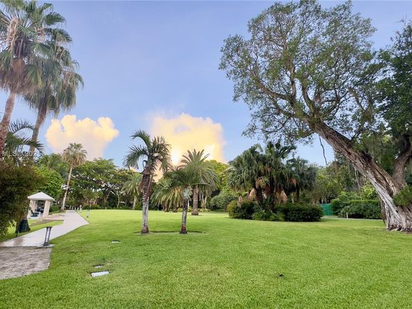 770 NE 69th St 5D, Miami FL 33138