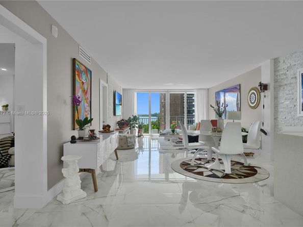 770 NE 69th St 5D, Miami FL 33138