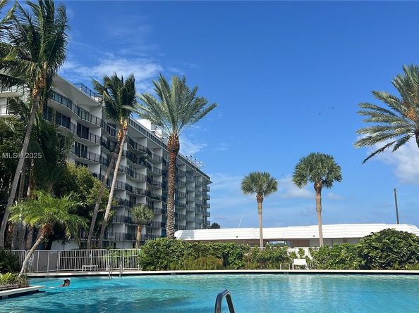 770 NE 69th St 5D, Miami FL 33138