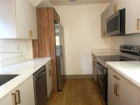 7221 Freedom St, Hollywood FL 33024