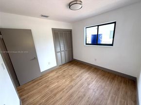 7221 Freedom St, Hollywood FL 33024