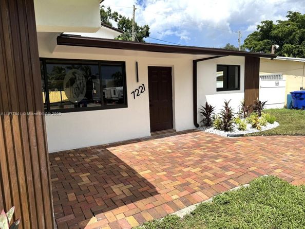 7221 Freedom St, Hollywood FL 33024