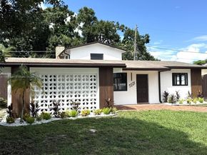 7221 Freedom St, Hollywood FL 33024