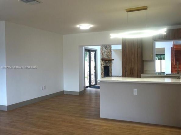 7221 Freedom St, Hollywood FL 33024