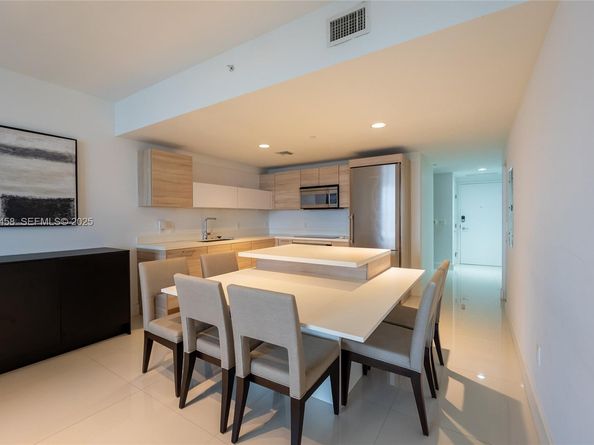 16385 Biscayne Blvd 3117, North Miami Beach FL 33160