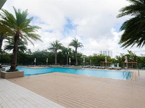 16385 Biscayne Blvd 3117, North Miami Beach FL 33160