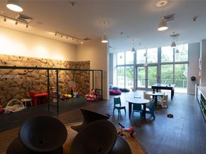 16385 Biscayne Blvd 3117, North Miami Beach FL 33160