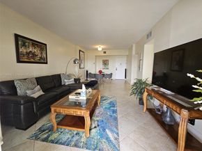 4200 Hillcrest Dr 1015, Hollywood FL 33021