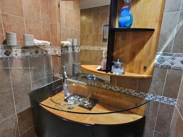 4200 Hillcrest Dr 1015, Hollywood FL 33021