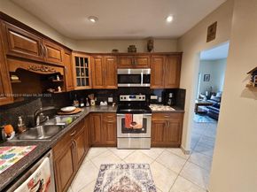 4200 Hillcrest Dr 1015, Hollywood FL 33021