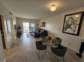 4200 Hillcrest Dr 1015, Hollywood FL 33021